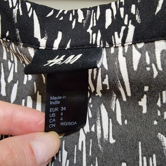 H&M Black n White Short Faux Wrap Dress sz 4 sz 12 - Picture 7 of 8